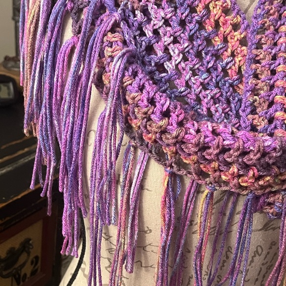 Handmade infinity fringe scarf mermaid color theme - Picture 4 of 9